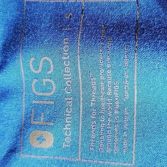 FIG, scrub top blue size small. V neck. One pocket. - Picture 6 of 6